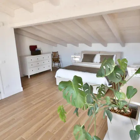 Duck Palace For 6 Appartement Moniga del Garda